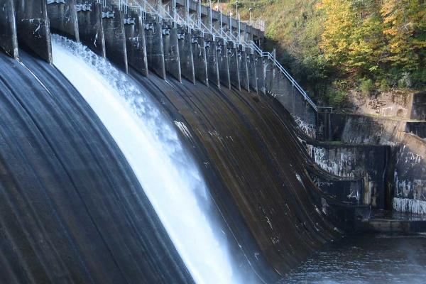 Lake Lynn - Dam Lake Lynn - Dam