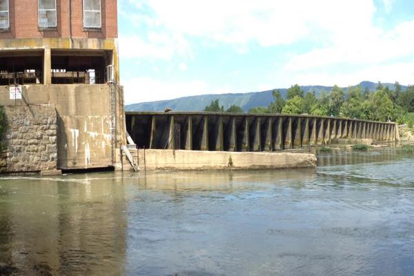 Luray - Powerhouse and Dam Luray - Powerhouse and Dam